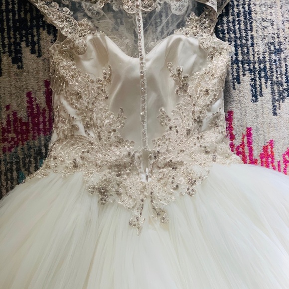 NEW size 4-6 crystal beaded princess wedding gown - Picture 6 of 6